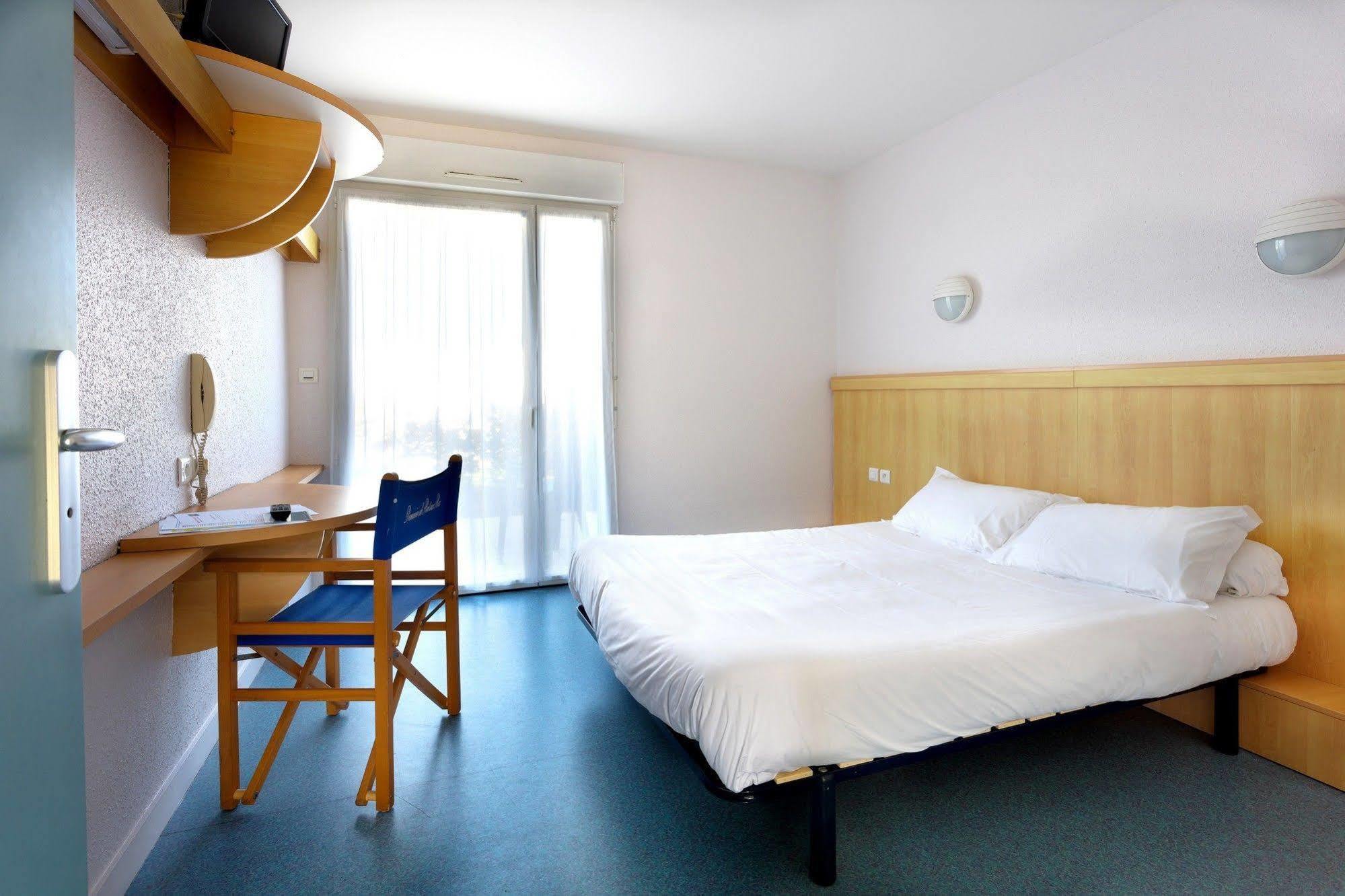 Hotel-Club Et Locations Domaine De Port Aux Rocs ル・クロワジック エクステリア 写真